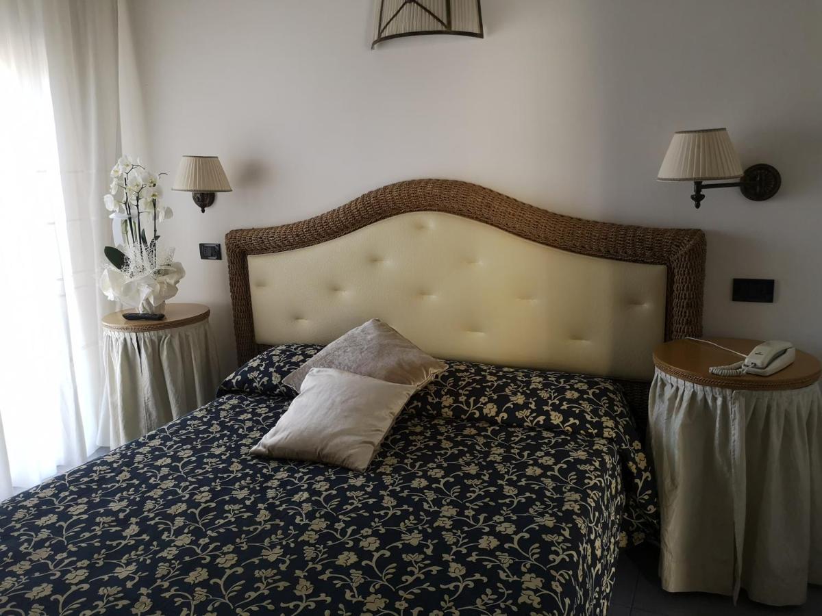 Hotel Alba Misano Adriatico Esterno foto