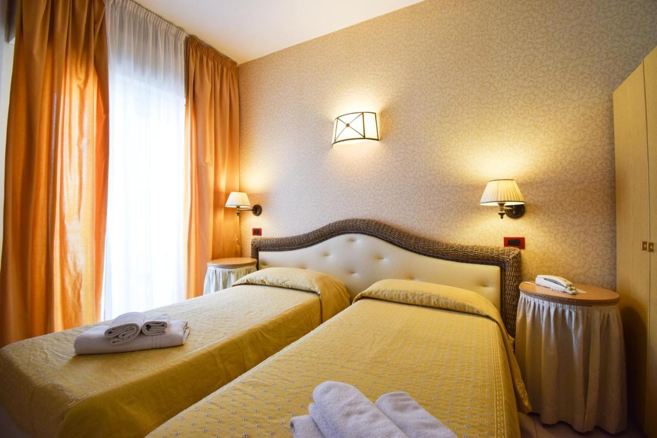 Hotel Alba Misano Adriatico Esterno foto