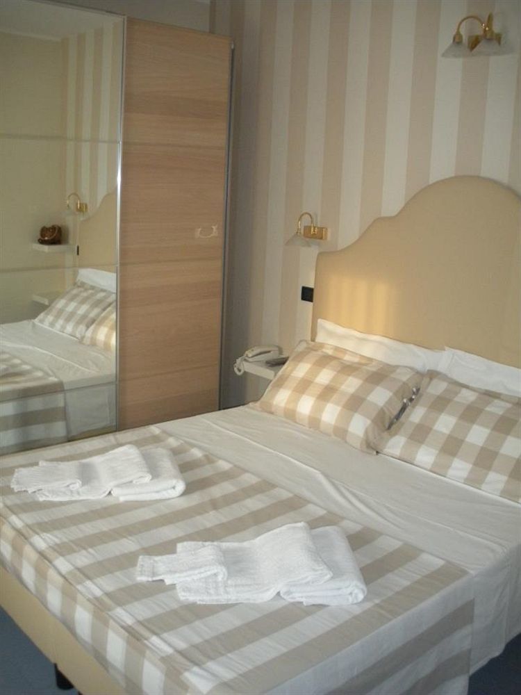 Hotel Alba Misano Adriatico Esterno foto
